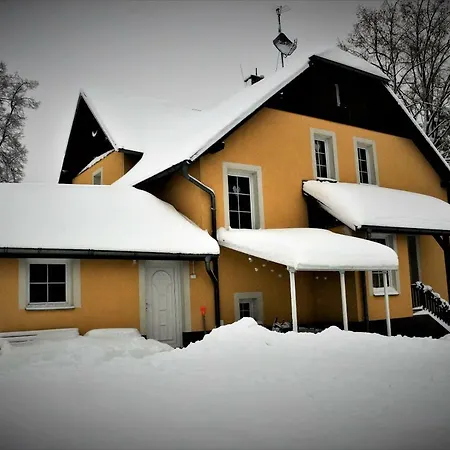 Pod Kostelem 3*